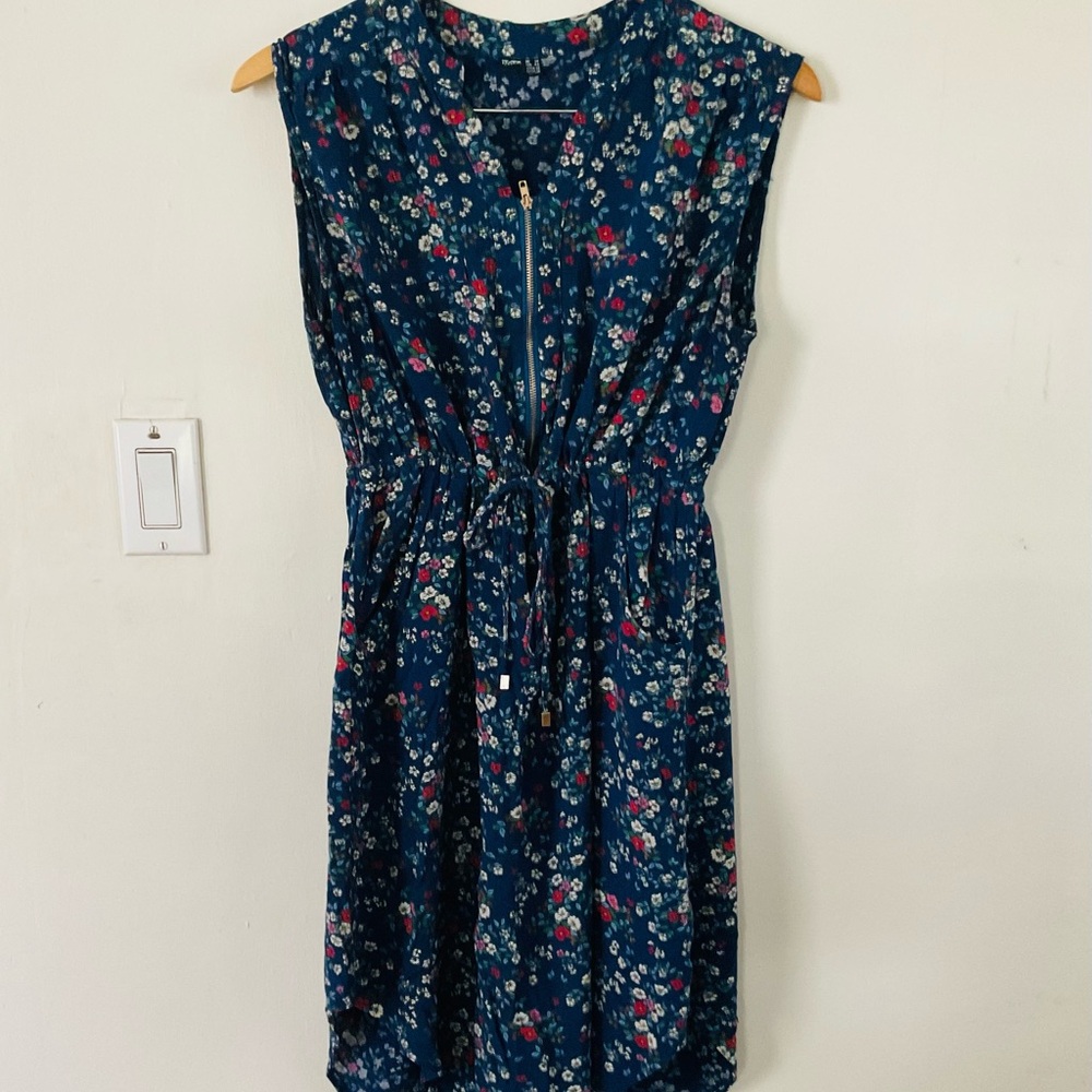 Izabel London Floral Zip-Front Mini Dress (Fits M/L)